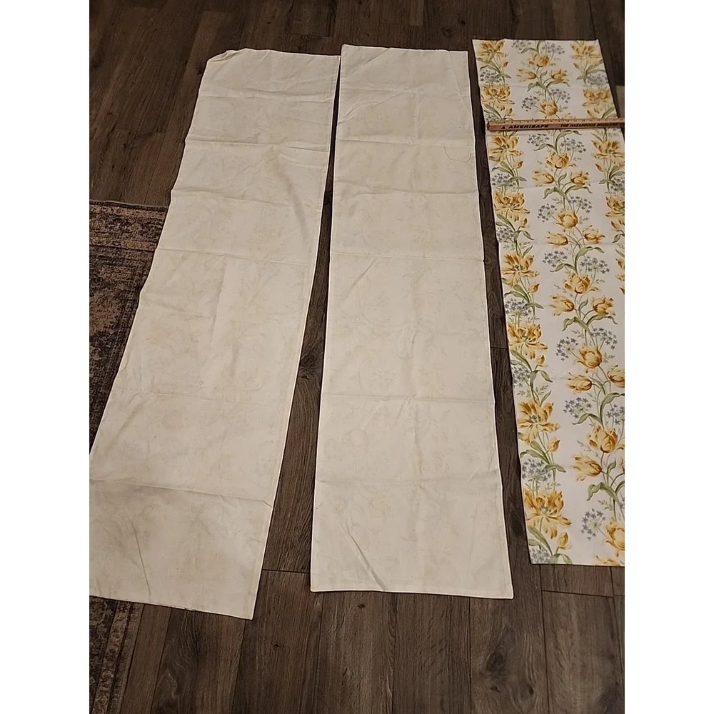 Jane Churchill Limited Fairbourne Tulips England Fabric Floral Lot Table Runners